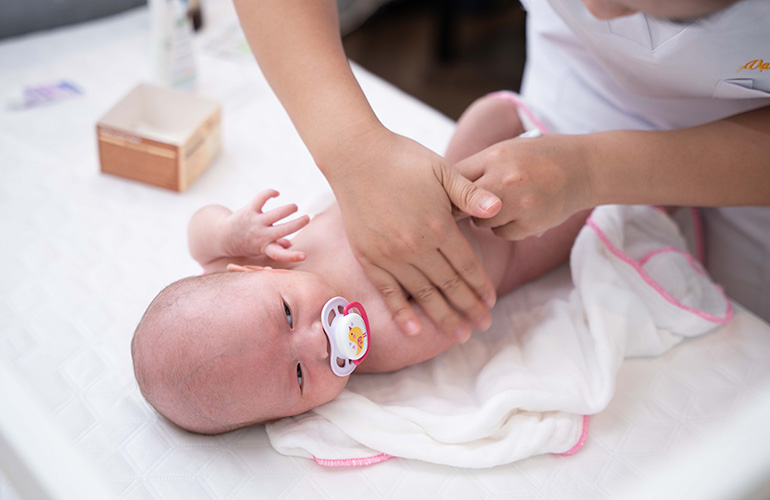 Dịch vụ massage bé sơ sinh tại nhà – nhẹ nhàng mà chuyên nghiệp